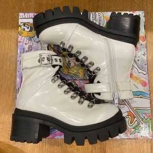 Jeffrey Campbell White Czech